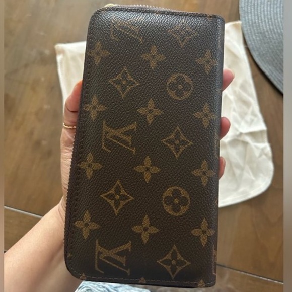 Not authentic! Louis Vuitton Wallet - Picture 2 of 6